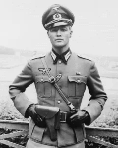 Marlon Brando and the Art of Transformation: Behind 'The Young Lions' Featured image