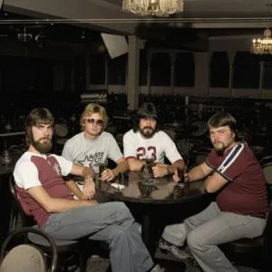 21 Straight No. 1s: Alabama's Unbreakable Country Record Featured image