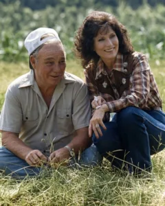 “SHE FOUGHT FOR ONE LOVE FOR 48 YEARS — EVEN WHEN IT BROKE HER.” Loretta Lynn didn’t dress it up. She never did. When she spoke about her husband, you could almost hear the pause in her voice. The kind that comes from remembering too much at once. She said she fought hard. Loved hard. And meant every word. Their 48 years together weren’t gentle. There were arguments, silence, forgiveness that didn’t come easy. But she stayed. Not because it was simple. Because love, to her, was something you worked for with your whole heart. Her confession doesn’t feel like a headline. It feels like a woman sitting still, telling the truth. And trusting you to understand. 💔 Featured image